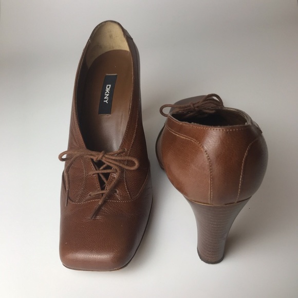 DKNY | Vintage Brown Heels - Picture 1 of 4